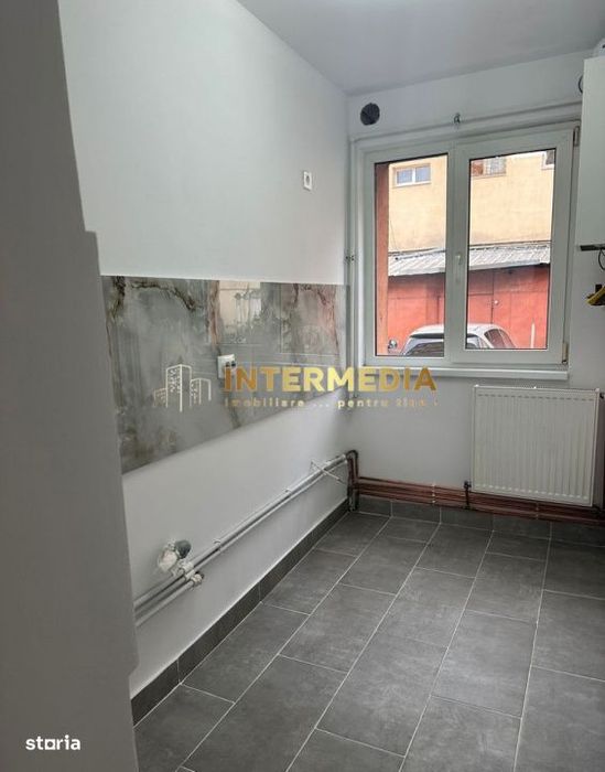 Apartament 2 camere decomandat | 1 Baie | balcon | 49 mp | Loc Parcare