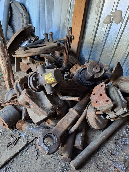 Запчасти на камаз.