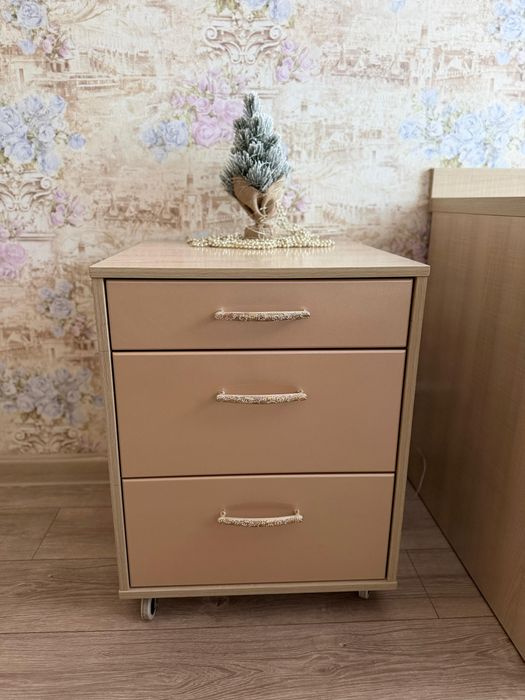 Продам мебель в спальню.