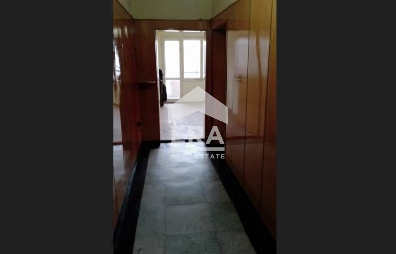 Четиристаен апартамент в жк Чайка град Варна