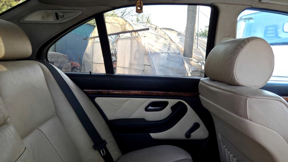 Е39 2.0 150 HP седан на части или цяла. В движение до края на април.