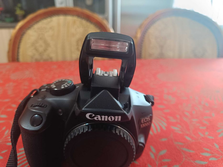 Тяло на Canon EOS 1300D+чанта