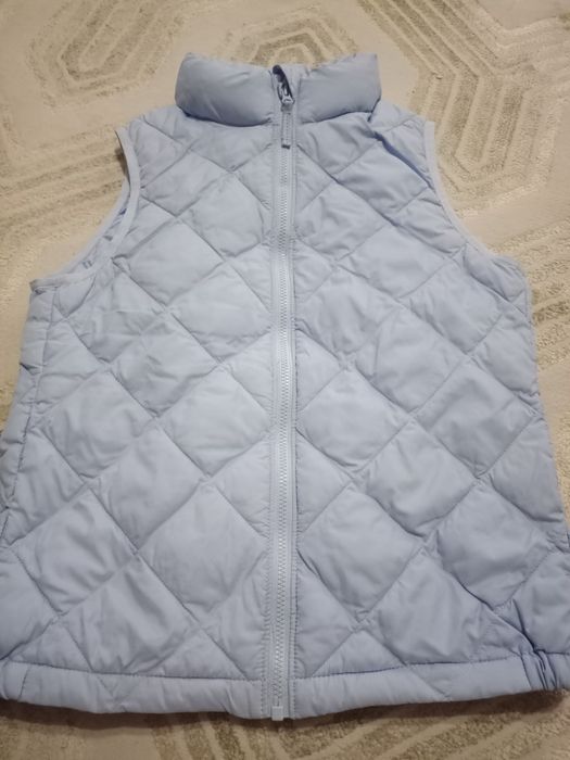 Продам жилет Uniqlo