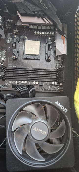 Placa de baza B450 Aorus Elite