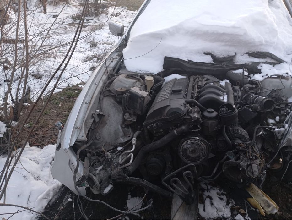 Продам Бмв на запчасти