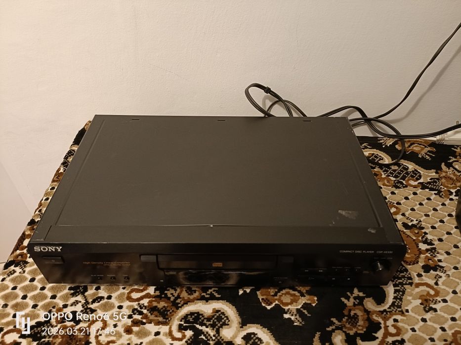 Compact disc player Sony CDP-XE330