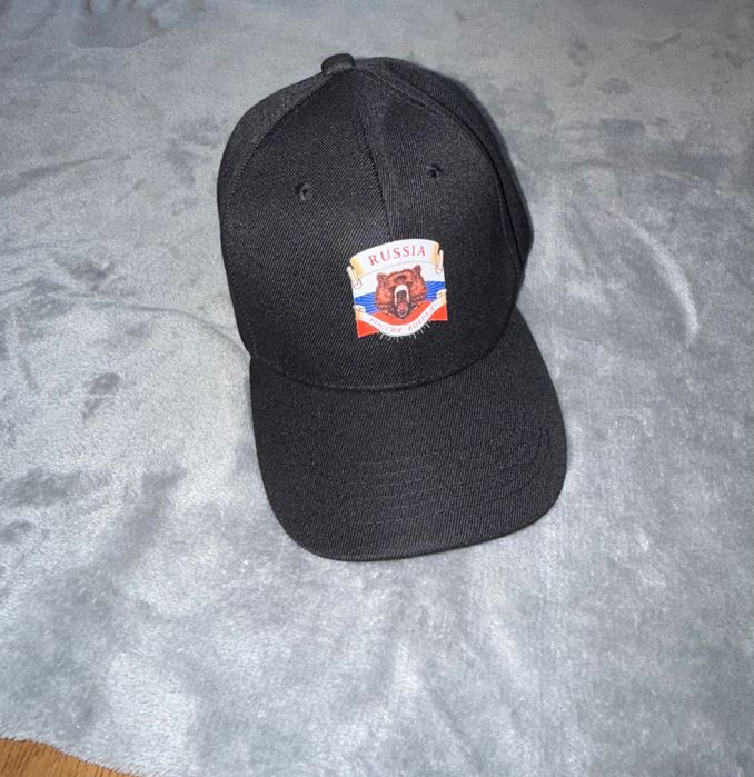 Шапка с козирка Русия - мечка