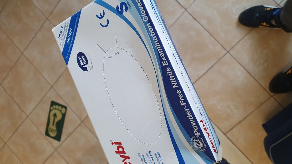 Masti medicale de unica folosinta, Manusi latex