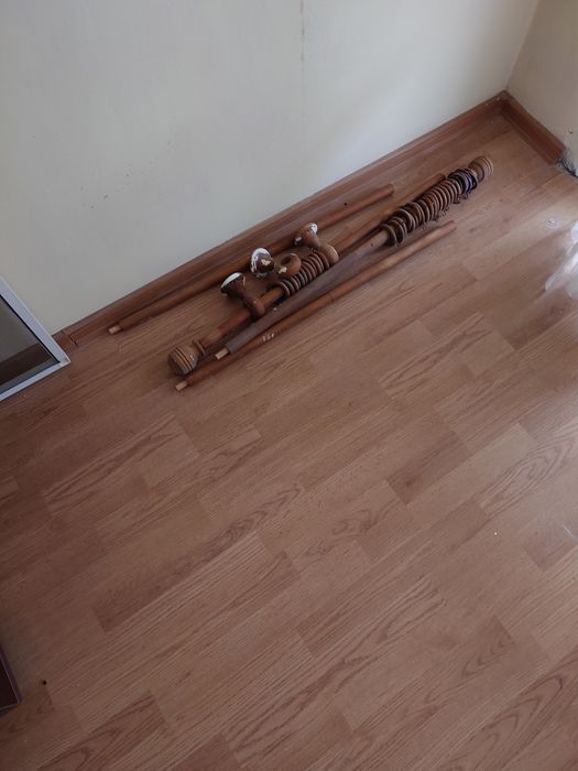 Продавам дървен корниз