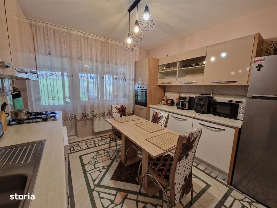Casa duplex, 195 mp, strada G. Ureche