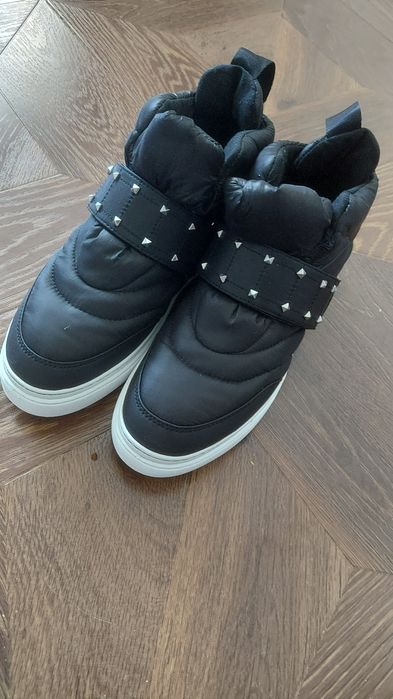 Продам дутыши весна