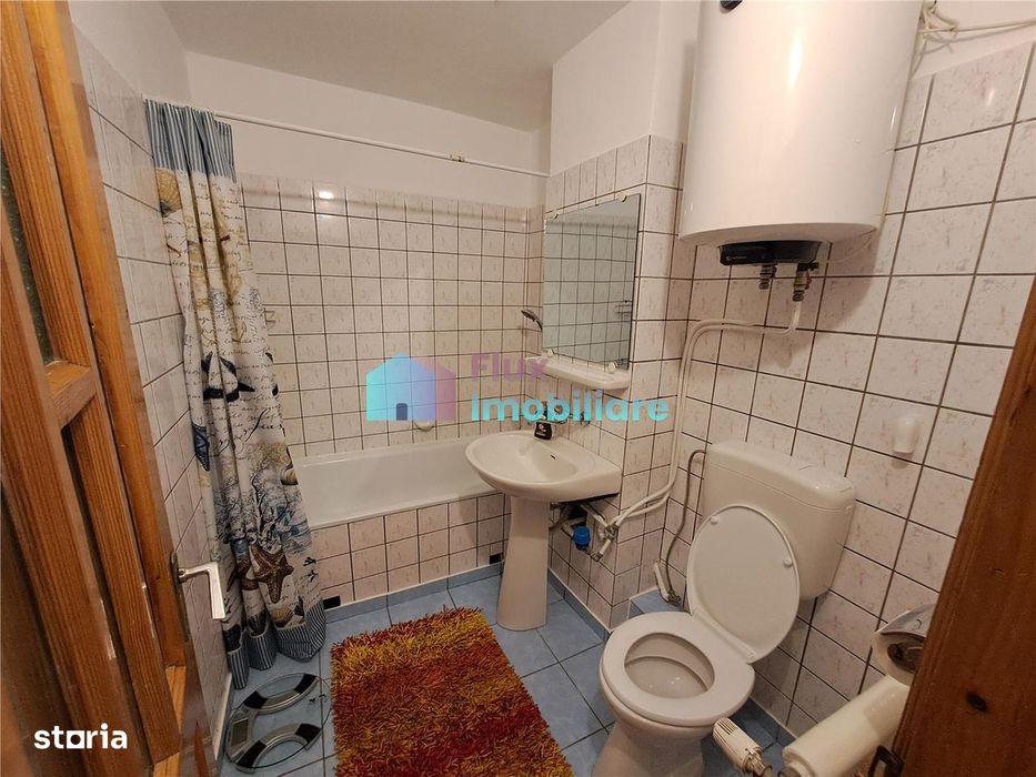 Apartament cu 3 camere etaj 2 Obcini zona Dany Gry