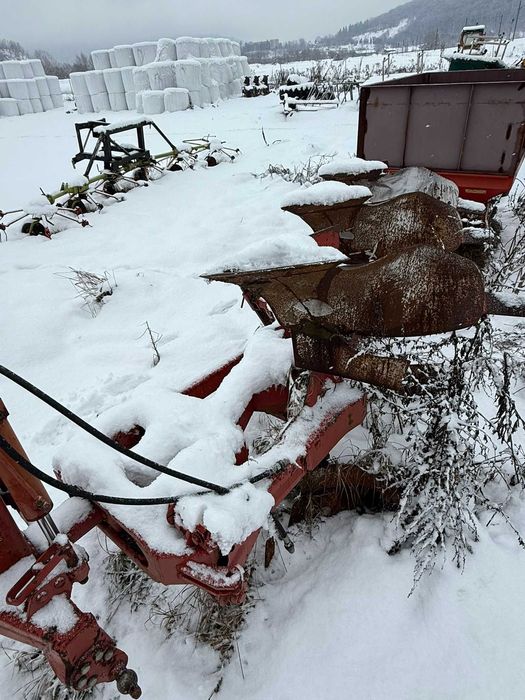 Plug reversibil cu 3 brazdare