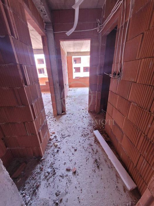 Продава се Двустаен апартамент в Пловдив, Остромила - 52 кв.м за 1520 €/кв.м - Снимка #7