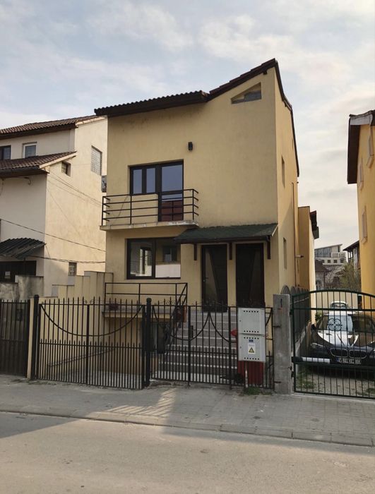 Casă în Centru, lângă Finanțe | 3 spații independente | Ideal birouri, cabinete sau investiție
