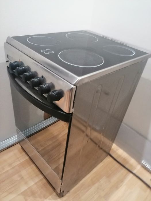 Продам электроплиту ARISTON