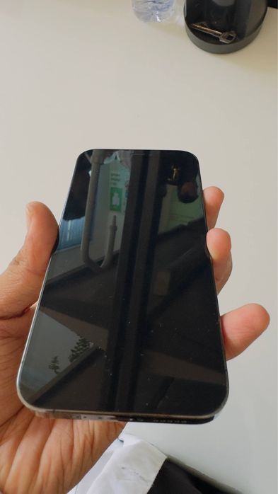 12 pro ideal holatda ochilmaga