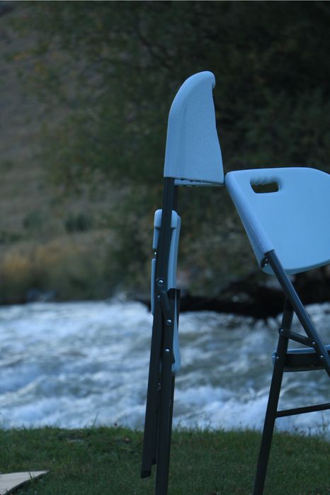 Стул пластиковый складной