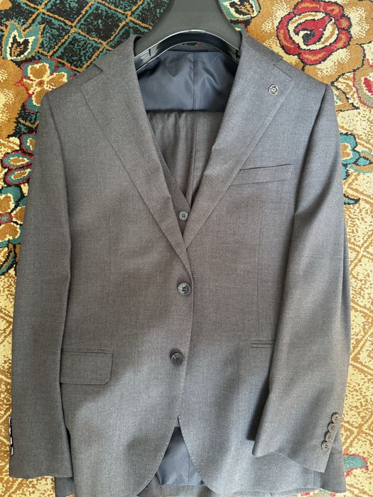 Продается костюм мужской Размер М