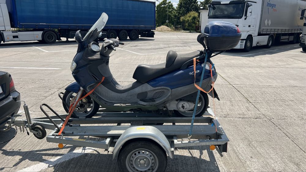 Dezmembrez maxi scooter Piaggio X9 Evolution 200cc maxiscooter scuter carene far bord oglinzi motor evacuare parbriz