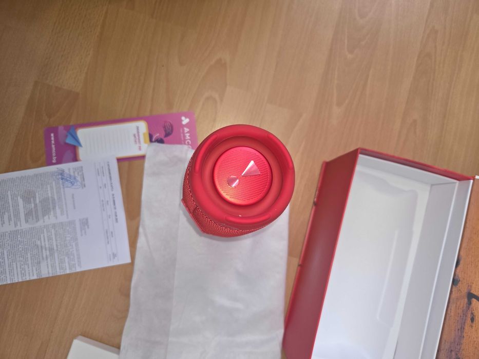 Нова тонколонка JBL Charge 5  червена