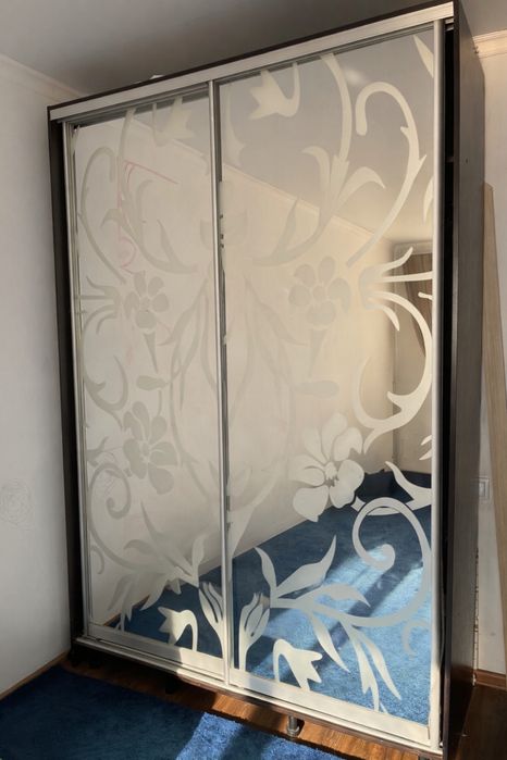 Срочно продам шкаф купе