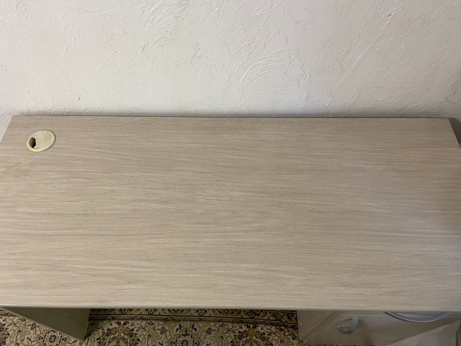 Продам стол для школьника