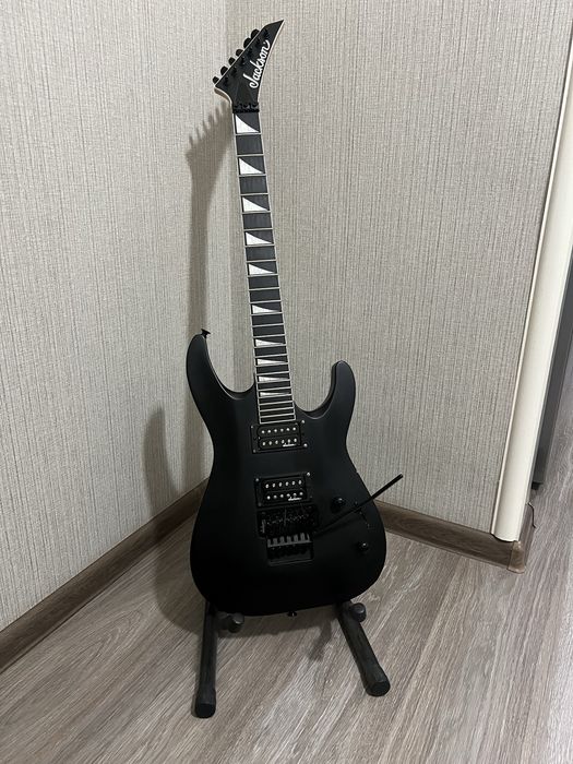 Электрогитара Jackson JS32 Dinky