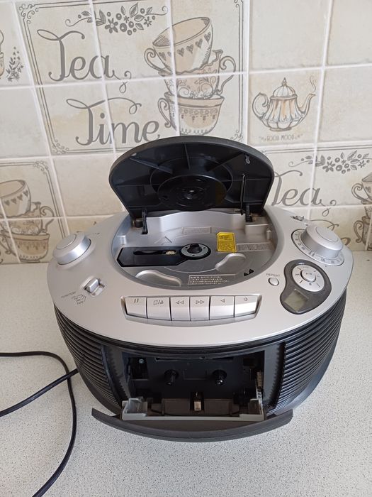 Продаю магнитофон