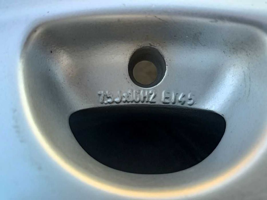 Продам оригинальные легкосплавные диски "Ronal" на Audi 100.