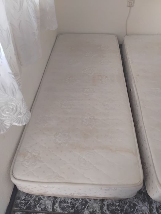 Матраци еденични