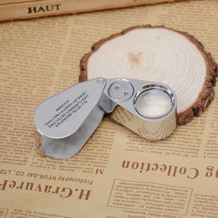 КАЧЕСТВЕНА - 40x метална LED лупа - за бижута и откриване на валута.