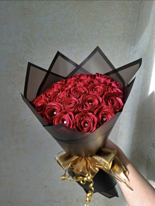 Уникален букет с бейби рози от сатенена панделка