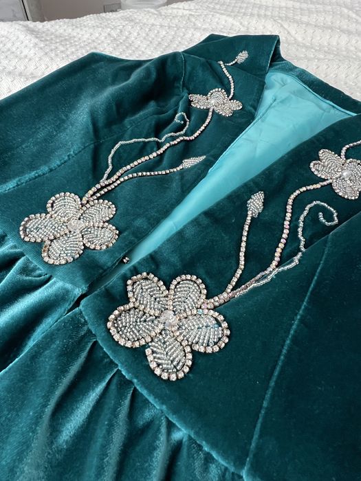 Продам платье + камзол