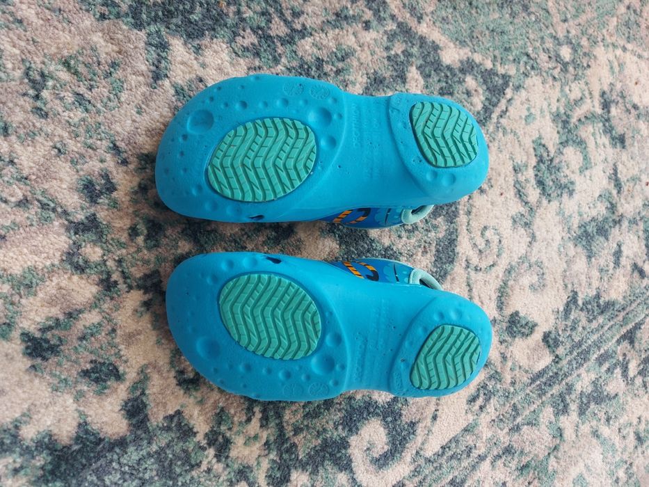 Papuci pt grădiniță, piscina