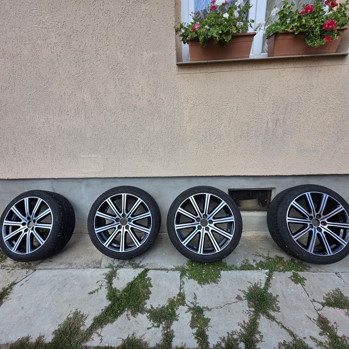 Jante volvo v 60 cu anvelope 235/40R18+ Capcele centrale originale volvo