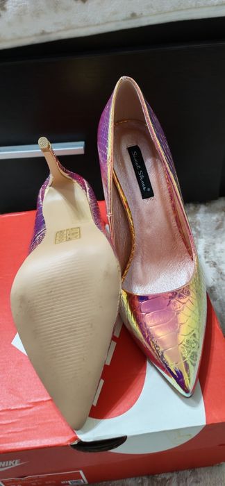 Vând pantofi dama