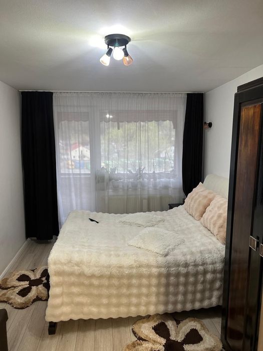 Apartament 3 camere, 55 mp, 2 balcoane – mobilat și utilat