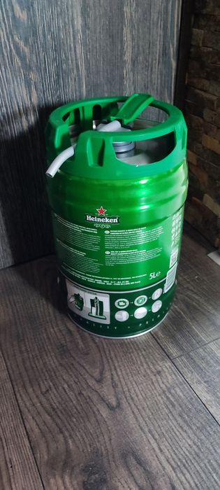 Празен кен от Хайникен