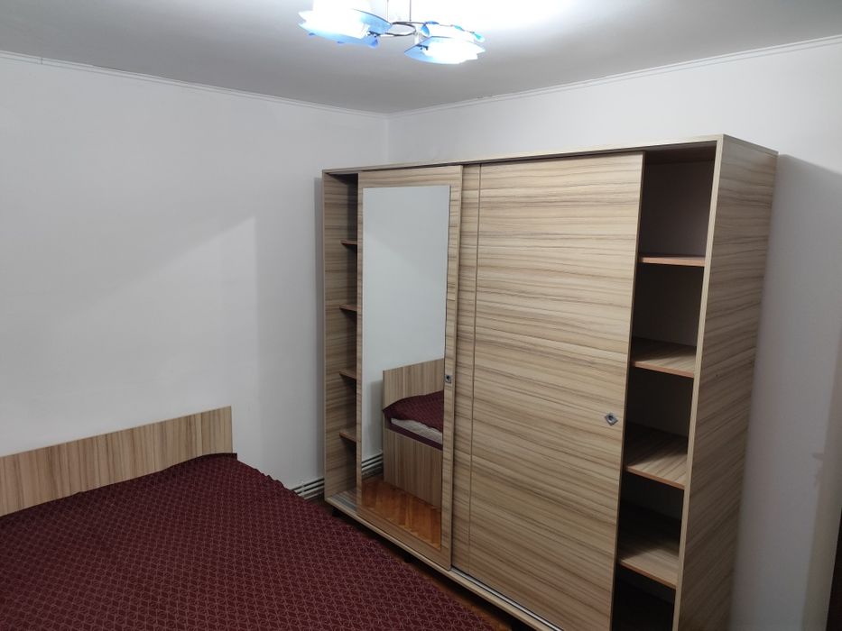 Când/închiriez apartament 2 camere semidecomandat zona gara B  Caracal