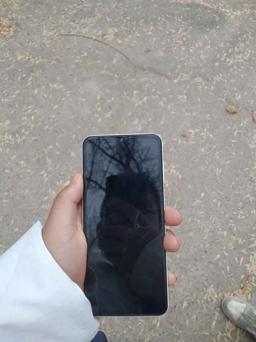 A 13 telefon 32 talik qotmidi srochna sotiladi