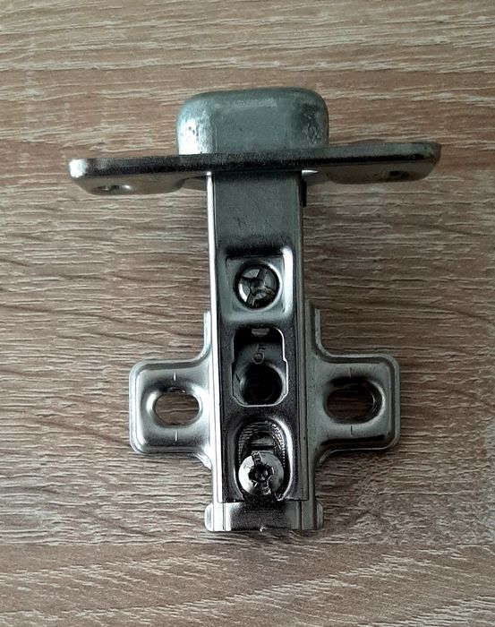 Метални крака за декоративни мебели и Метални дръжки и панти за мебели