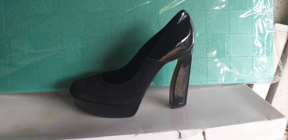 Ghete dama din piele