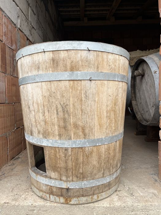 Povilisca si calcatoare pentru struguri din lemn de  stejar