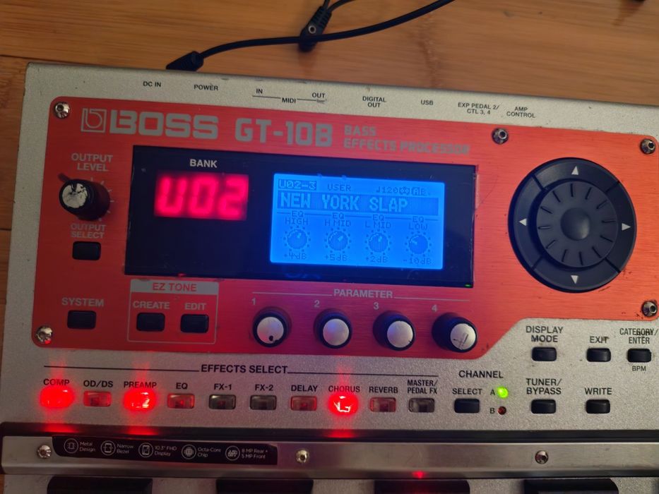 Boss GT-10B procesor multiefect bass + 30 preseturi custom