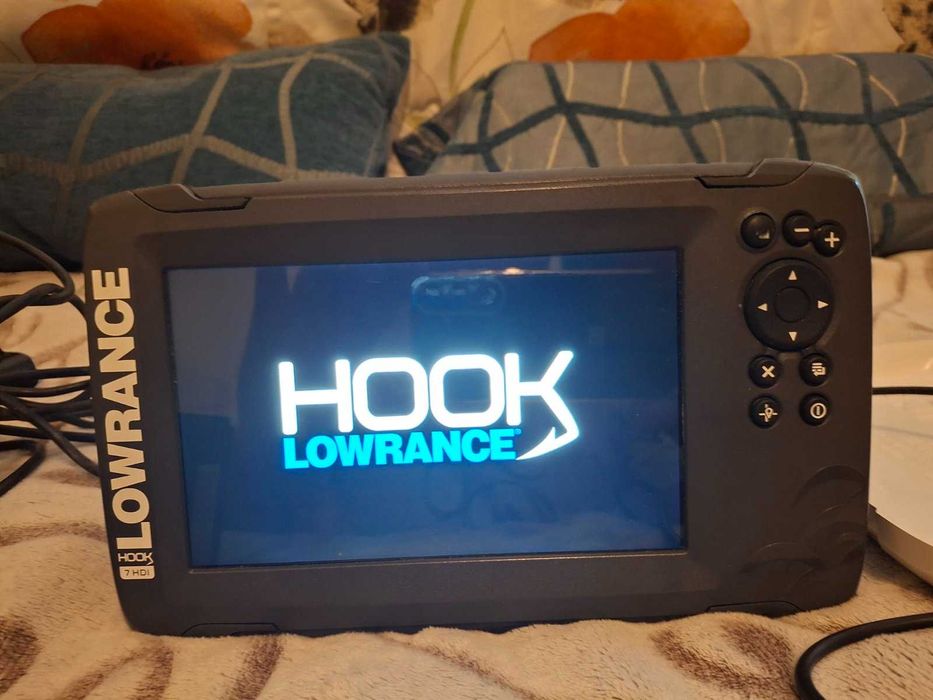 Надуваема лодка с твърдо дъно, двиг. Ямаха четиритактов 4 к.с. и сонар