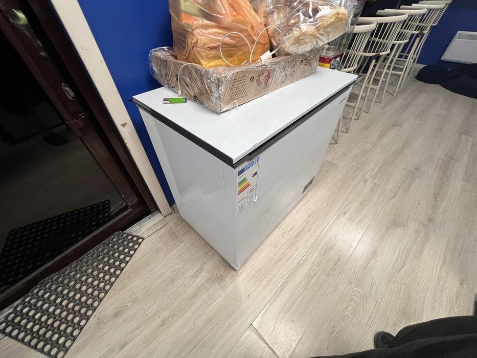 Продам Морозильник