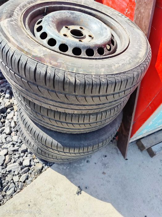 Летни гуми с джанти 195/65/15  GOLF