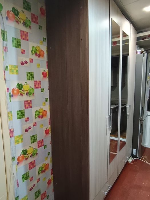 Продам шкаф 4-ёх дверный.