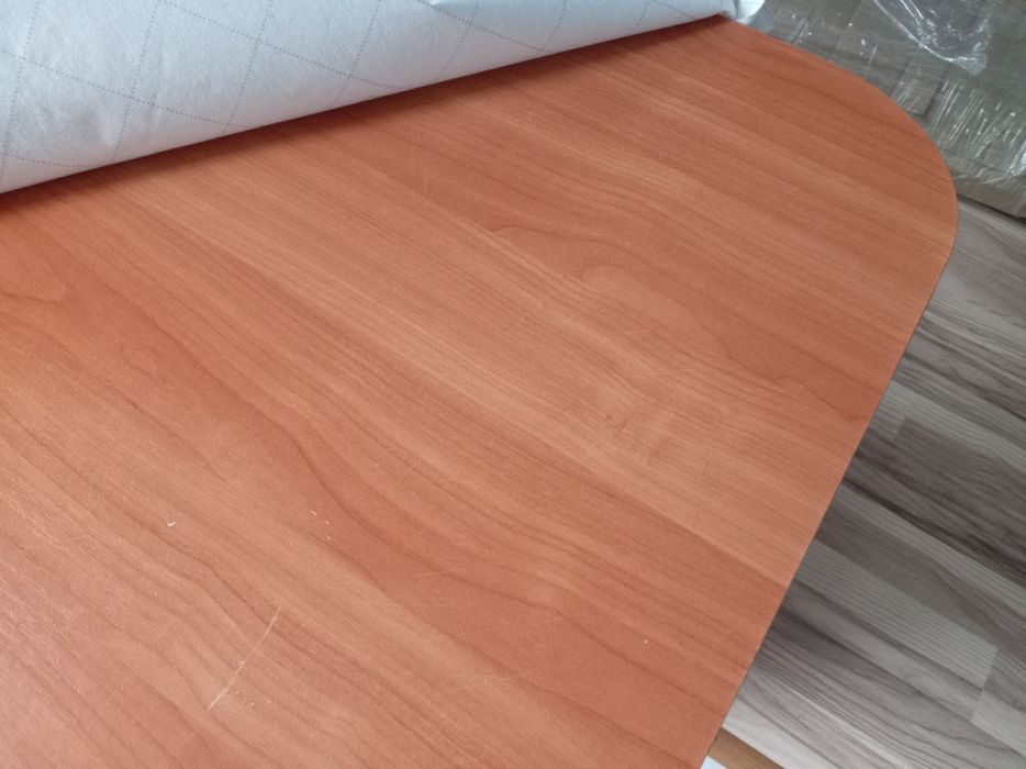 Продаётся стол кухонный